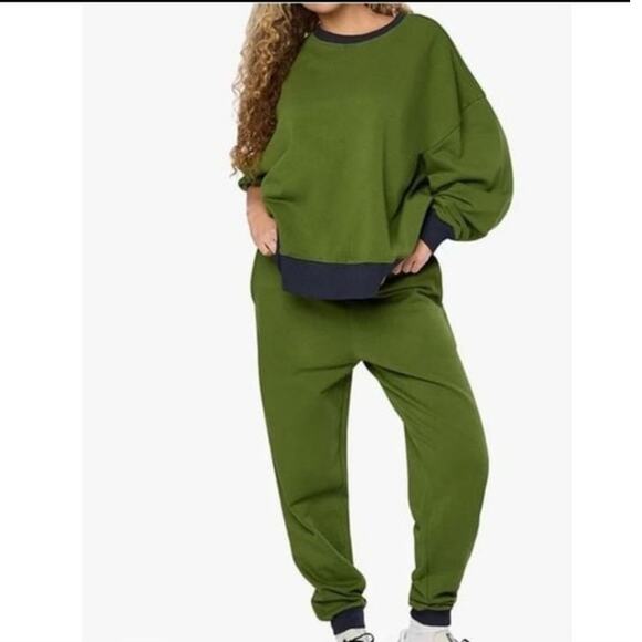 We Wore What Crewneck Size medium green blue - Picture 1 of 3